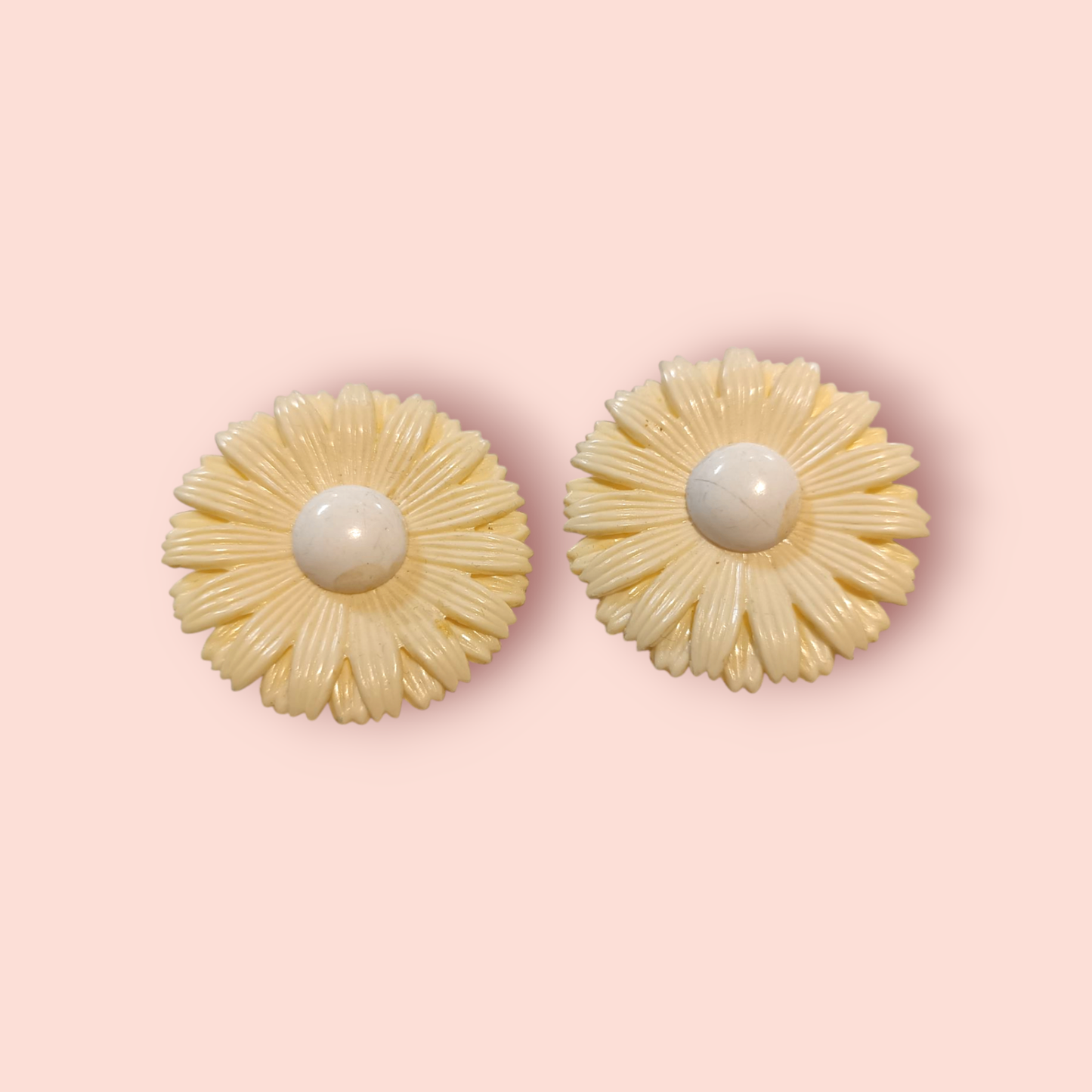 Vintage Ohrringe Klipp Beige Blumen