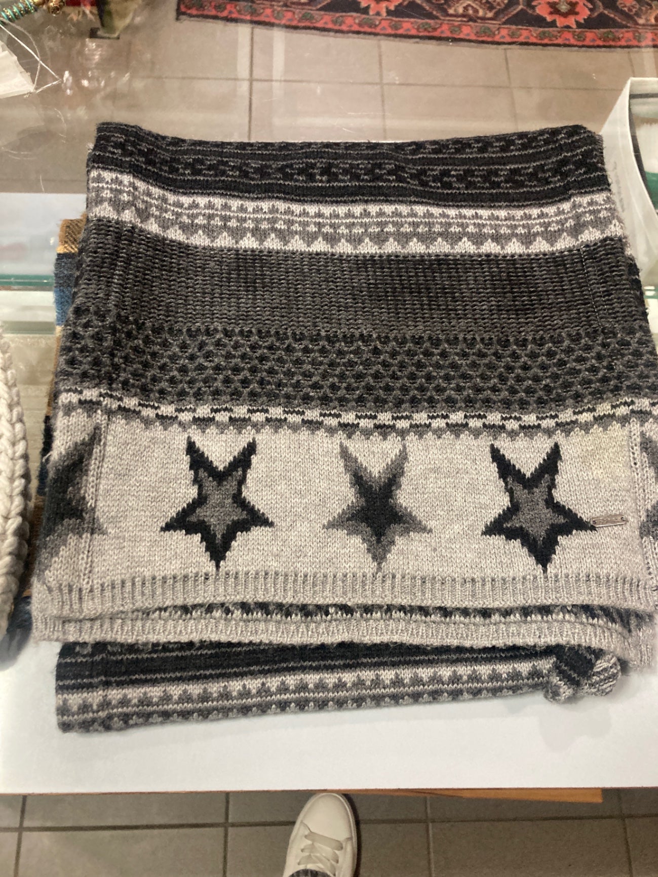 Jones Schal Grau, Schwarz, Weiß