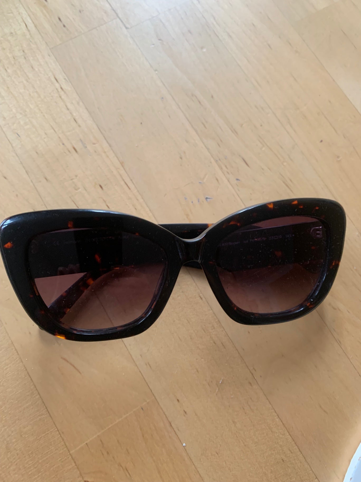 Accessoires Schwarz mit braunen Mustern