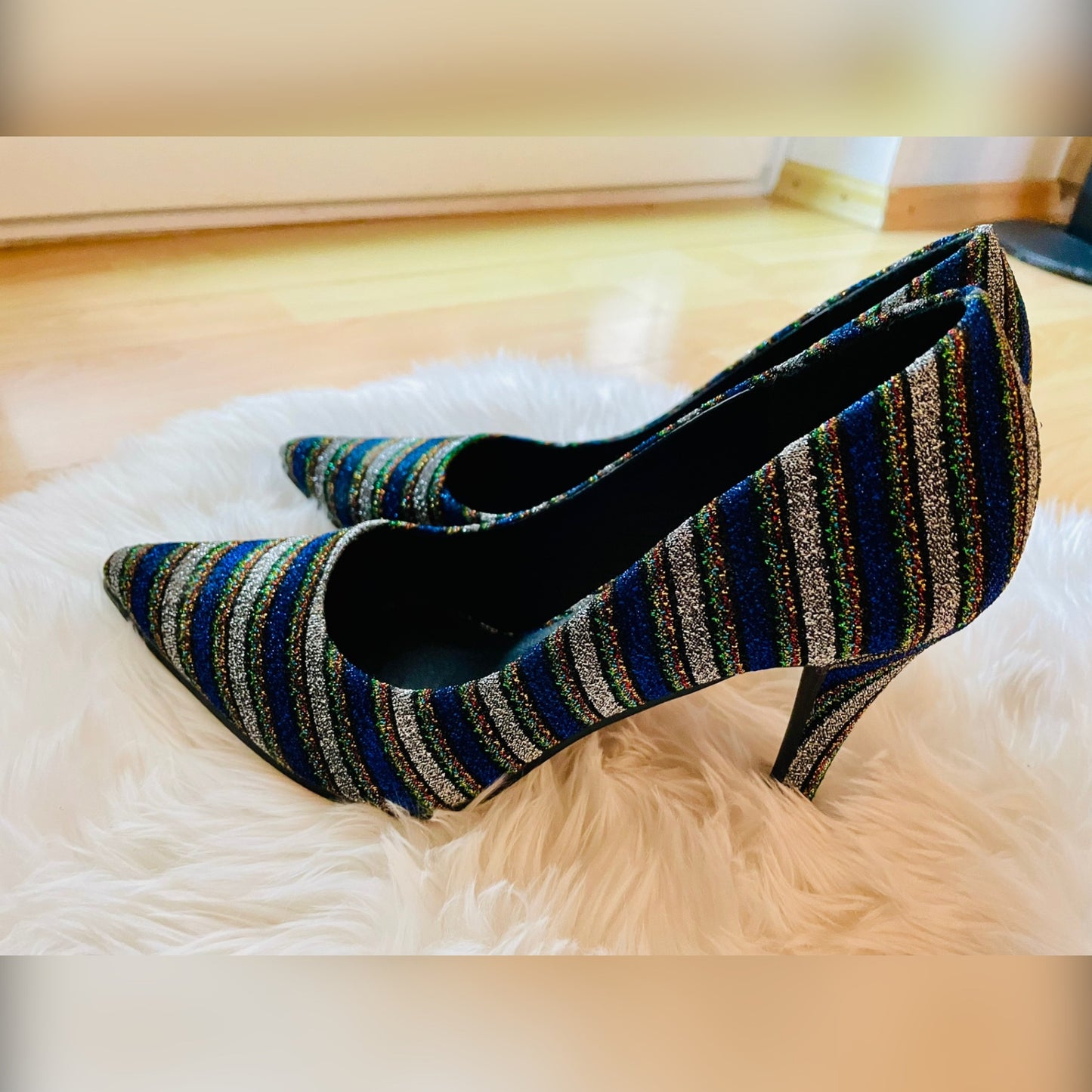 Schuhe 38 Bunt mit Streifen in Blau, Grün, Silber, Gold, Schwarz und Rot
