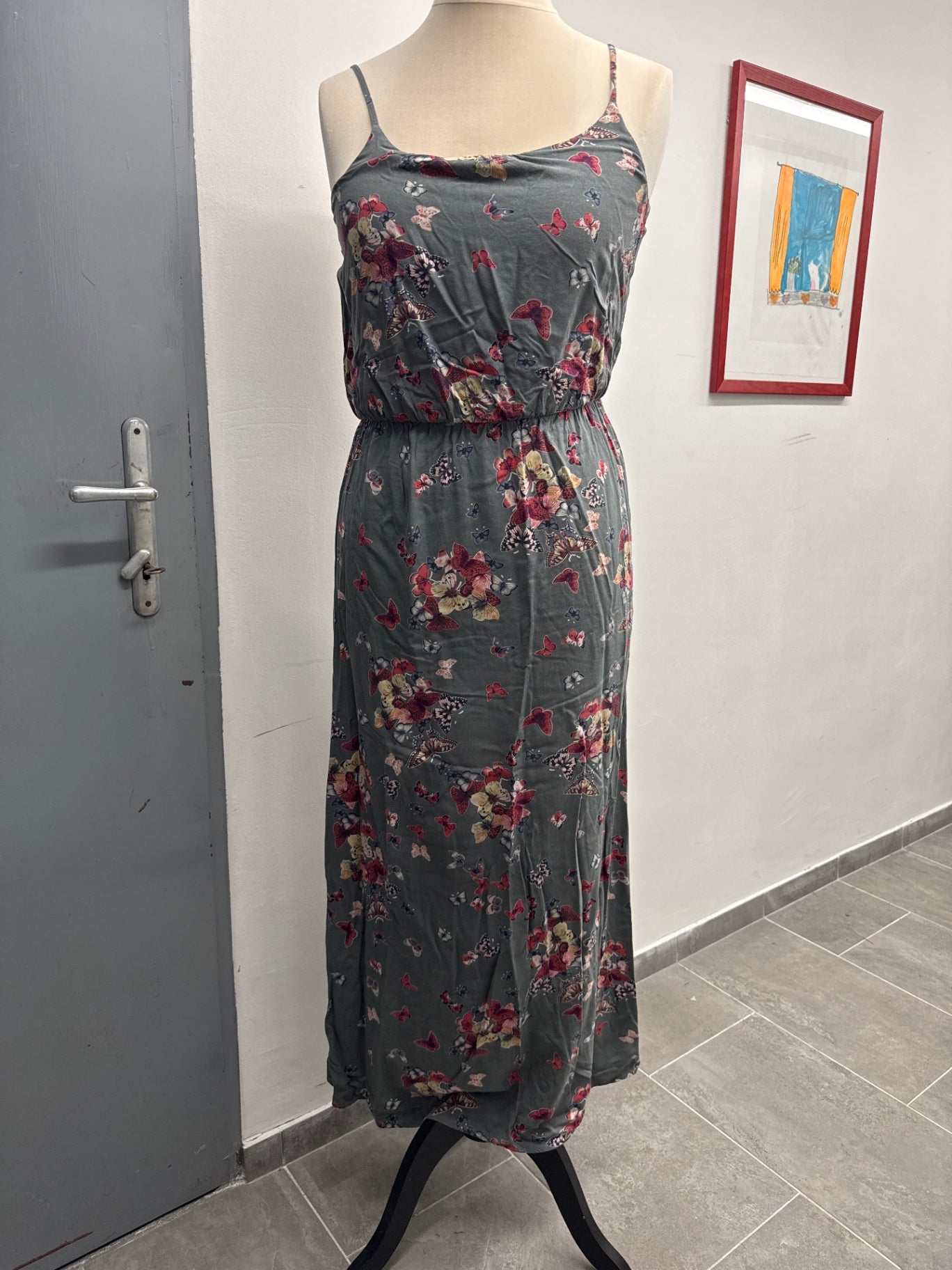 Only & Sons Kleid 38 Grau mit buntem Blumen- und Schmetterlingsmuster