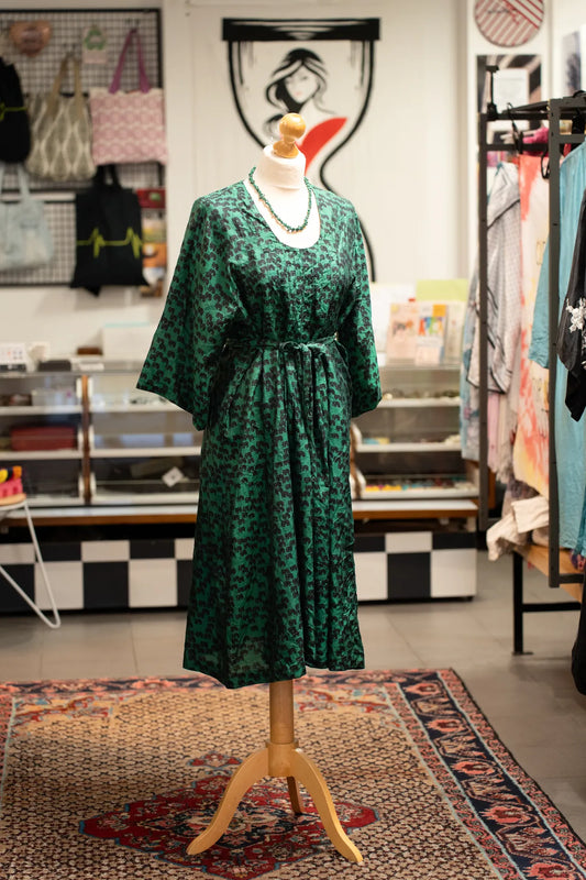 Seide: Das leichteste Kleidungsstück (und unsere Mission)