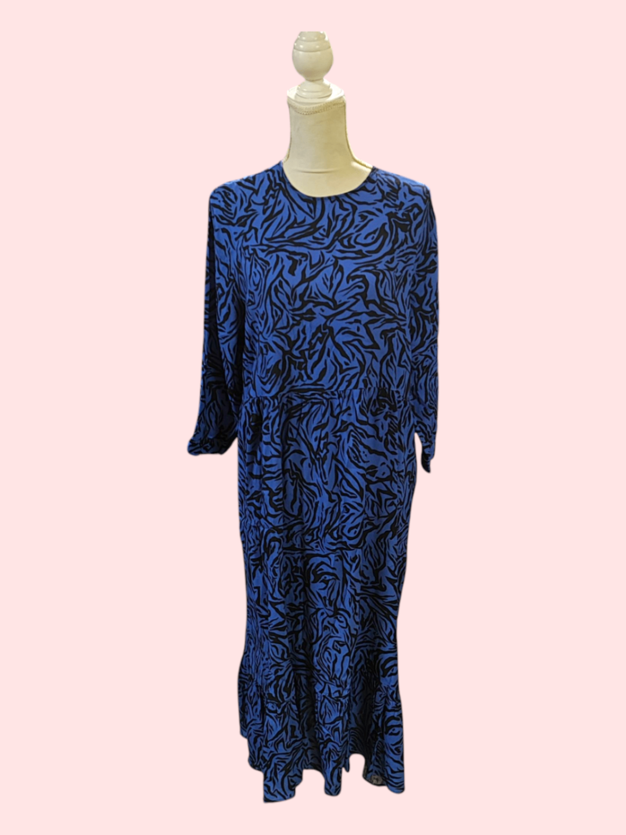 Zara Kleid XL Blau mit schwarzem Muster