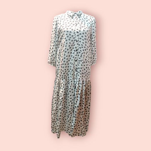 Zara Kleid M Weiß mit schwarzen mustern