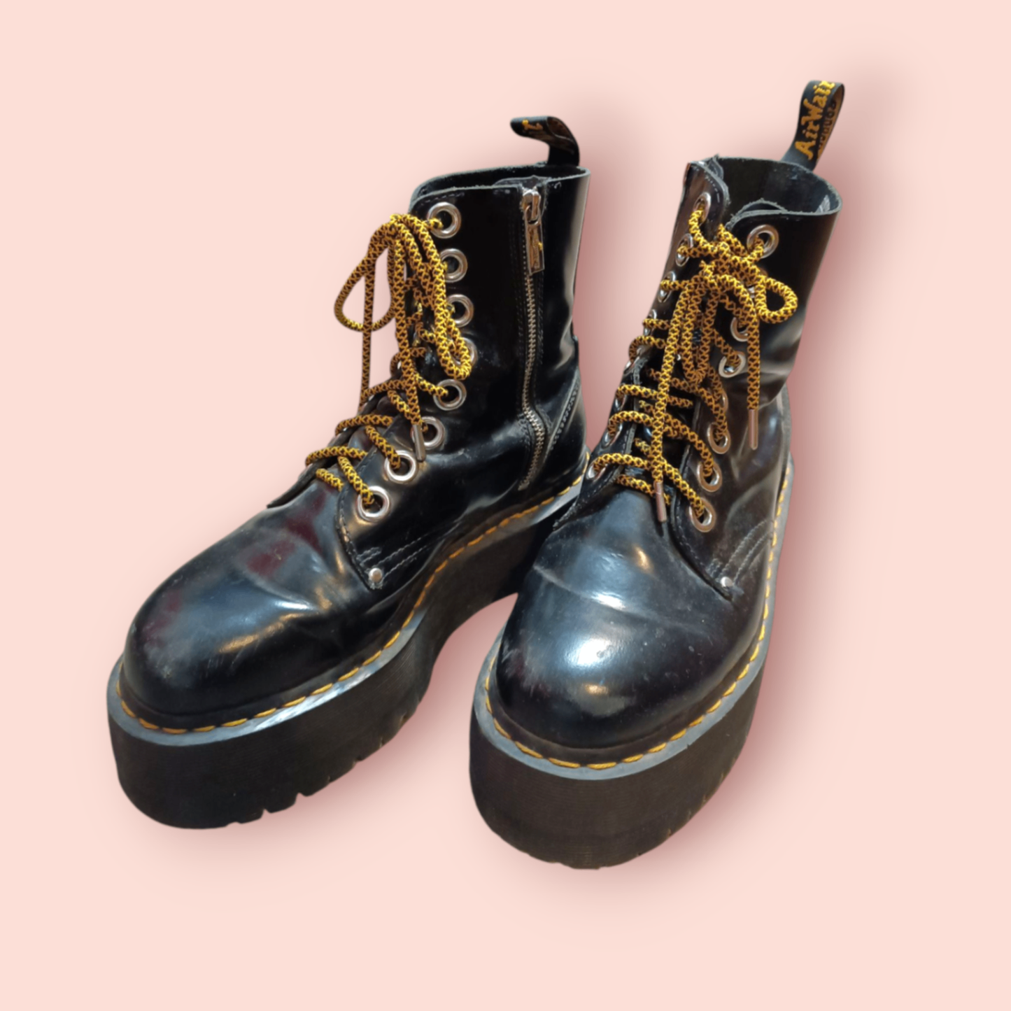 Dr. Martens Stiefel 39 Schwarz mit gelben Schuhbändern