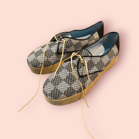 Pollini Plateau-Schuh 39 Schwarz, Weiß und Naturtöne