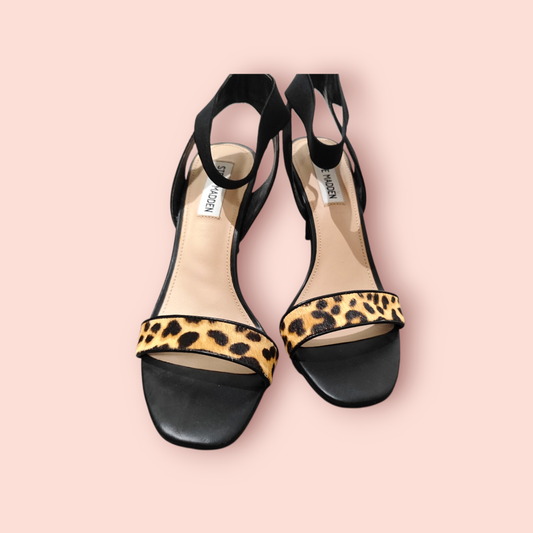 Steve Madden Sandalen 38 Beige und Schwarz mit Leo-Muster