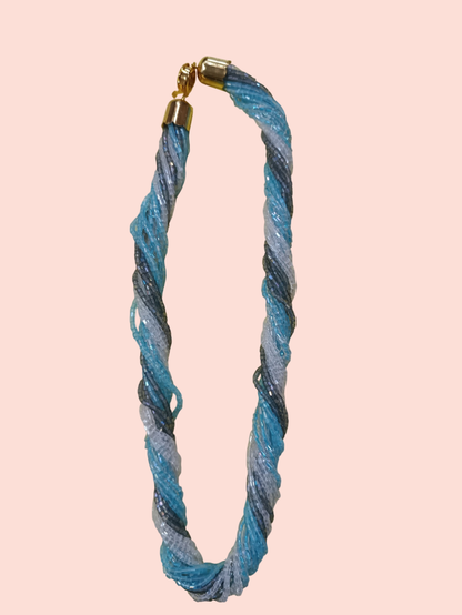 Halskette bunte gedrehte Perlenreihen