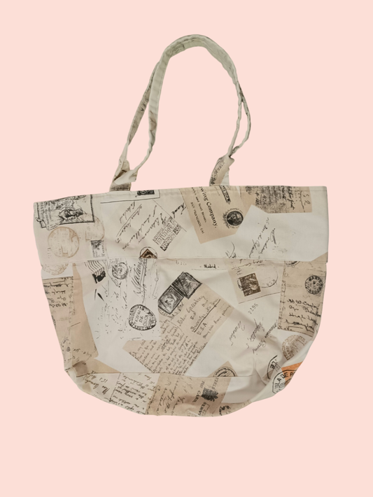 Tasche Beige mit Schwarz-Weißen Druck