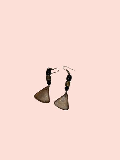 Vintage Ohrringe braune Plättchen mit schwarz-goldenen Steinen