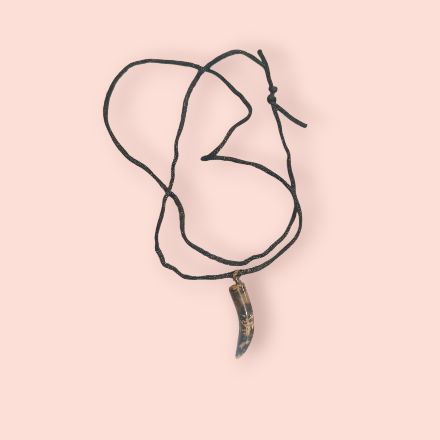 Halskette braun-schwarzer Chili Anhänger