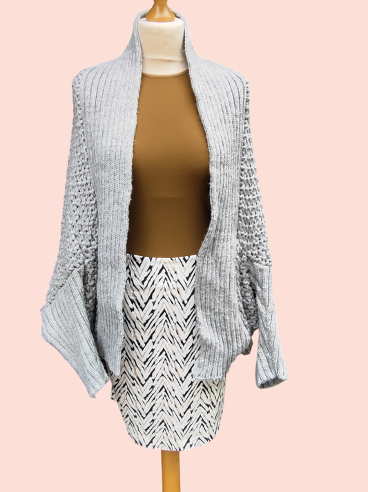 Cardigan L Grau Strickmuster