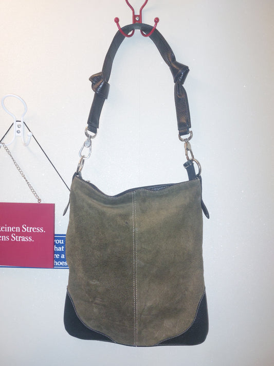 Second- Hand Tasche Olive