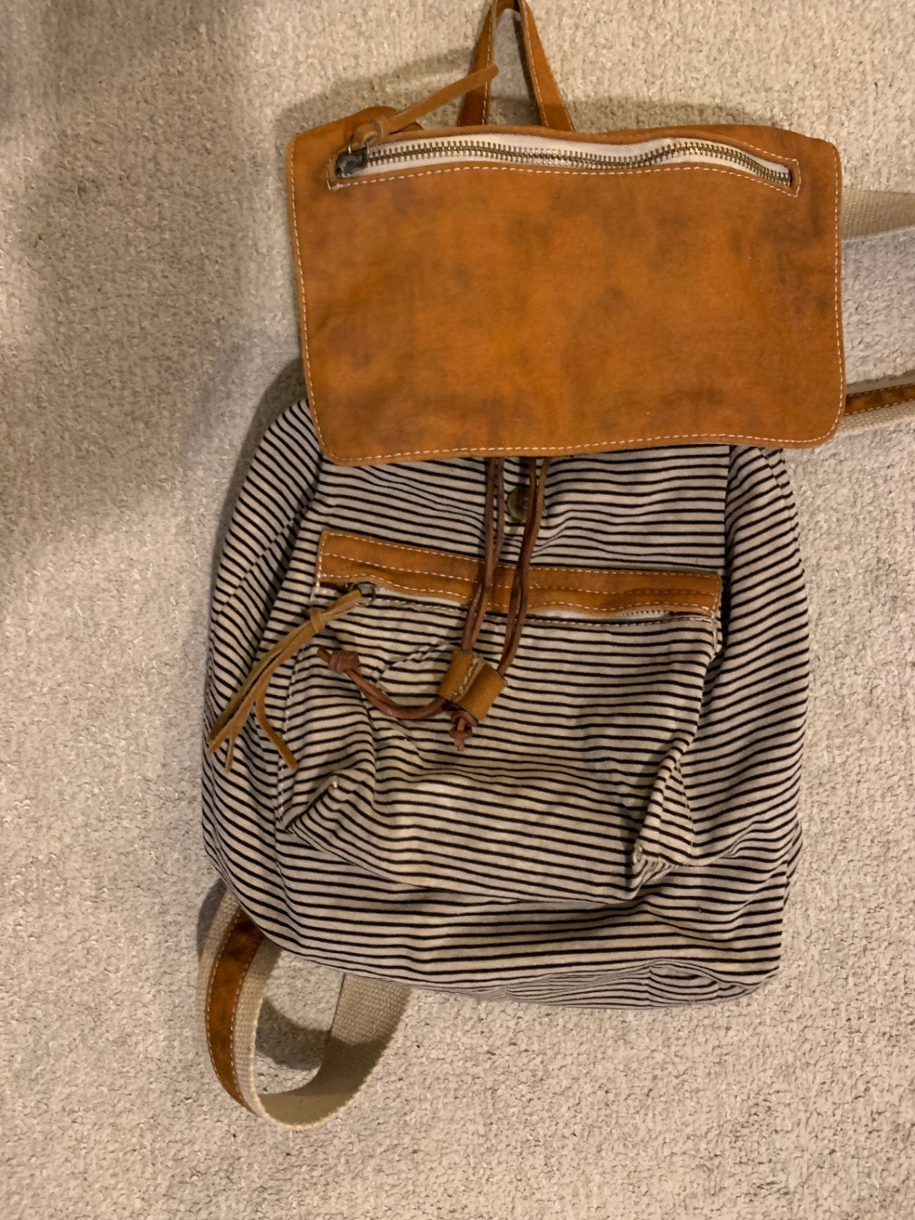 Rucksack Beige mit schwarzen Streifen