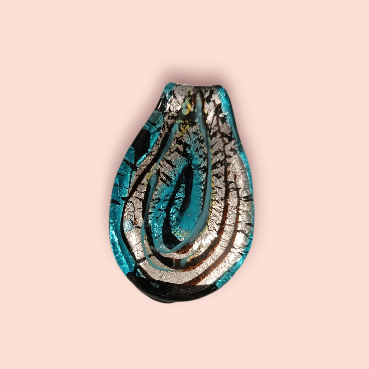 Glasanhänger mit farbigen Musterungen