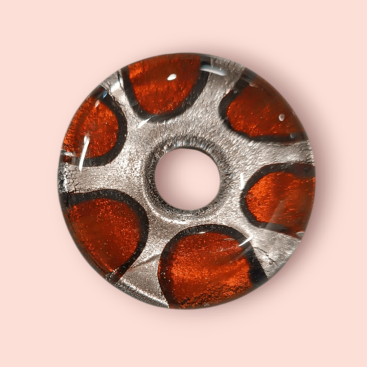 Glasanhänger mit farbigen Musterungen