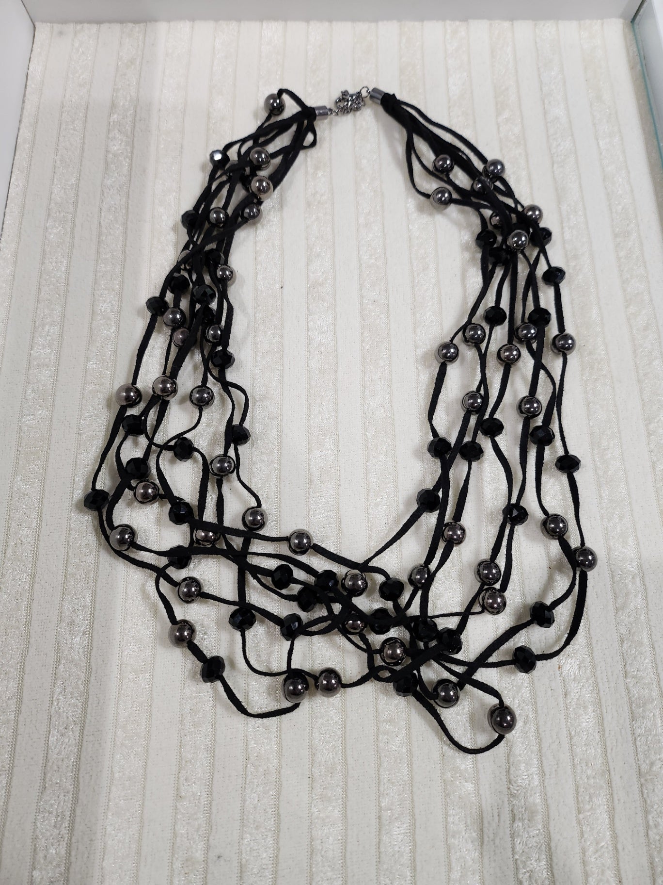 Halskette Schwarz und Silber