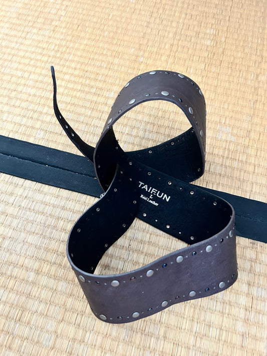 TAIFUN Gürtel Grau mit silbernen Nieten