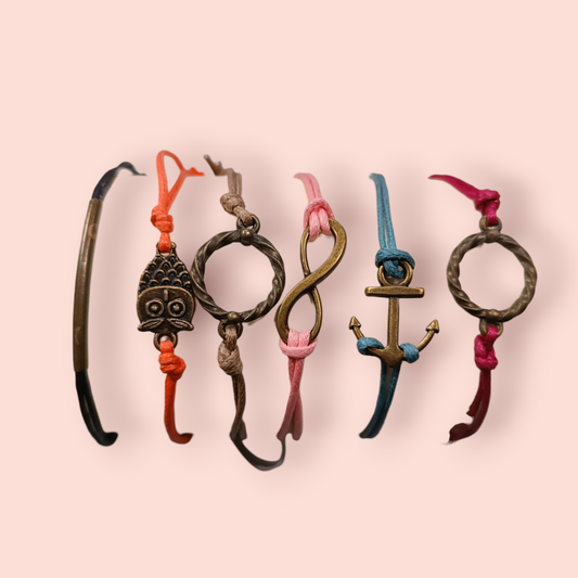 Handgemachte Armbänder verschiedene Farben & Anhänger