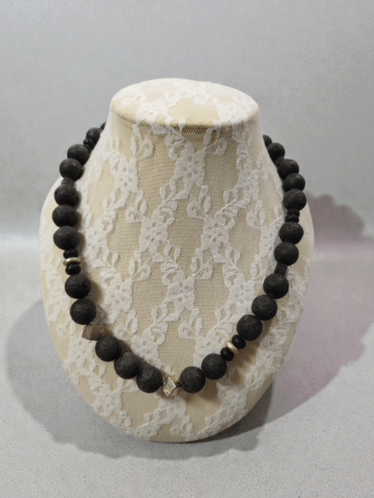 Lava Halskette Schwarz und Silber (neu, handgemacht)