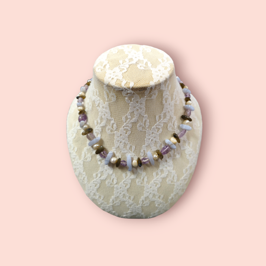 Handgemachte Halskette mit Halbedelsteinen