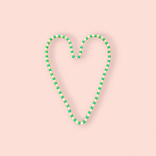 Handgemachte Halskette Grün und Cremeweiss