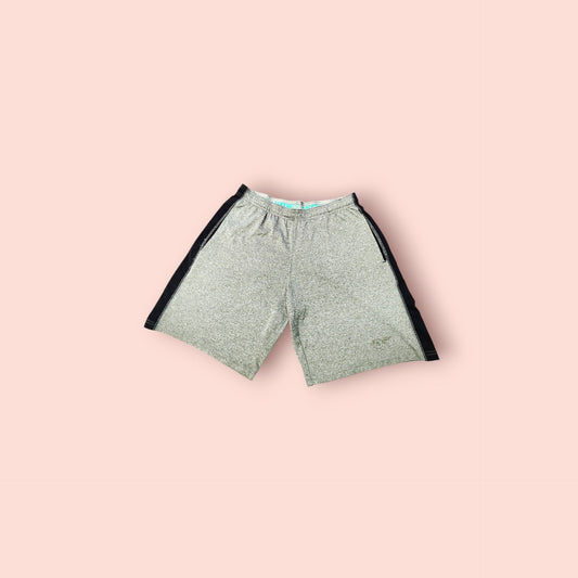 Shorts M/L Grau mit schwarzen Seitenstreifen