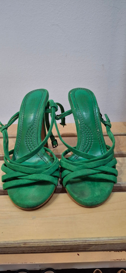 Zara Trafaluc Sandalen 37 Grün