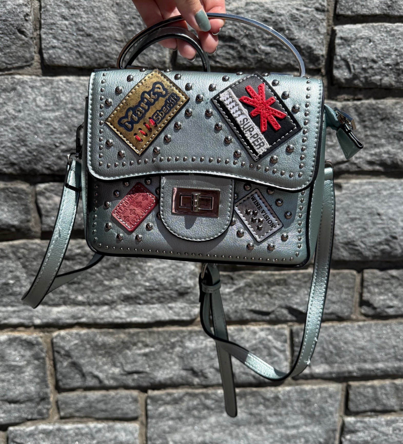 Handtasche Silber/Metallic mit Patch Design