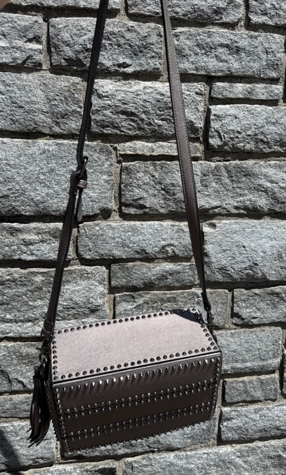 Handtasche Grau mit Nieten