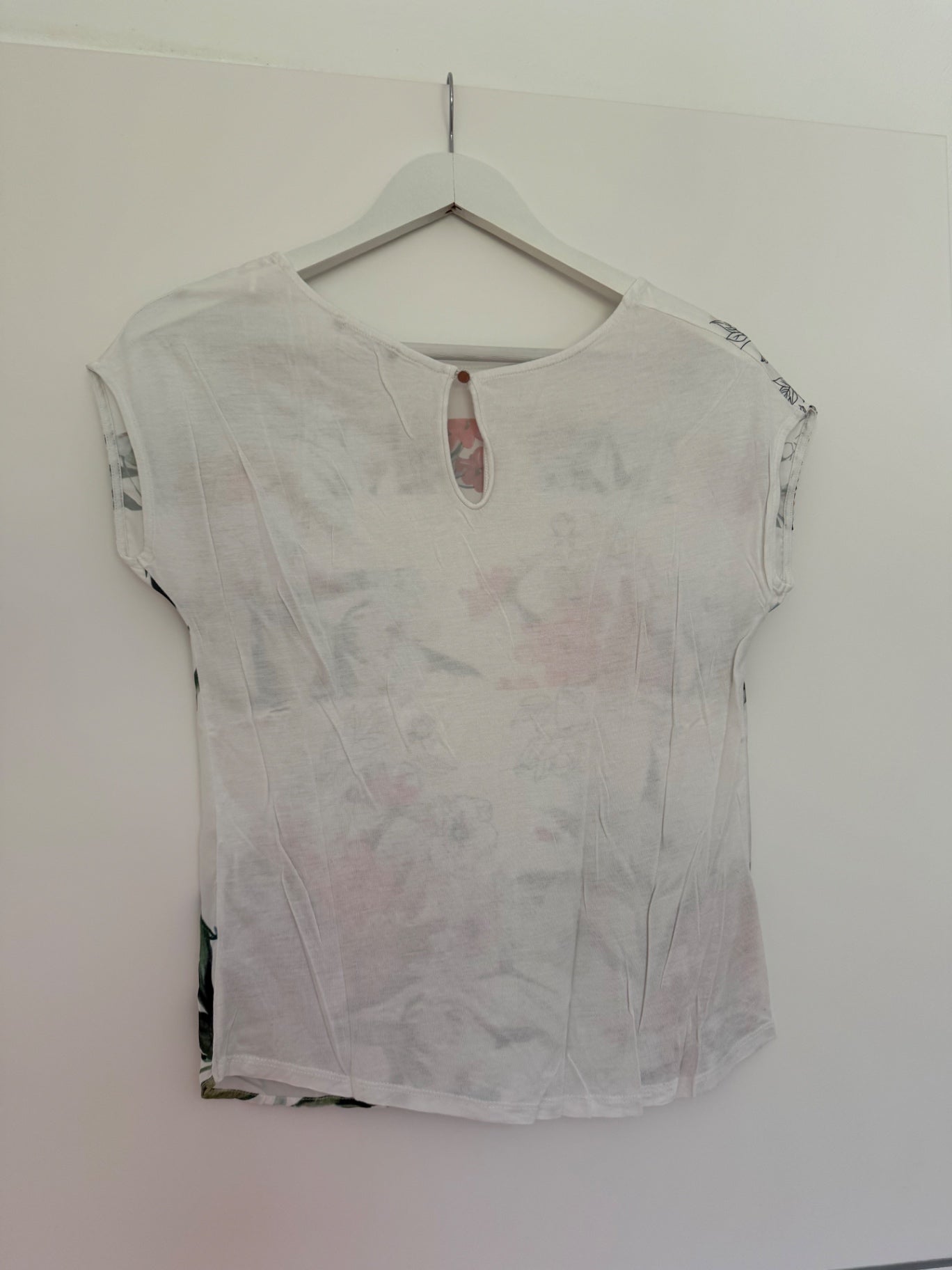 Orsay T-Shirt XS Weiß mit bunten Blumenmustern