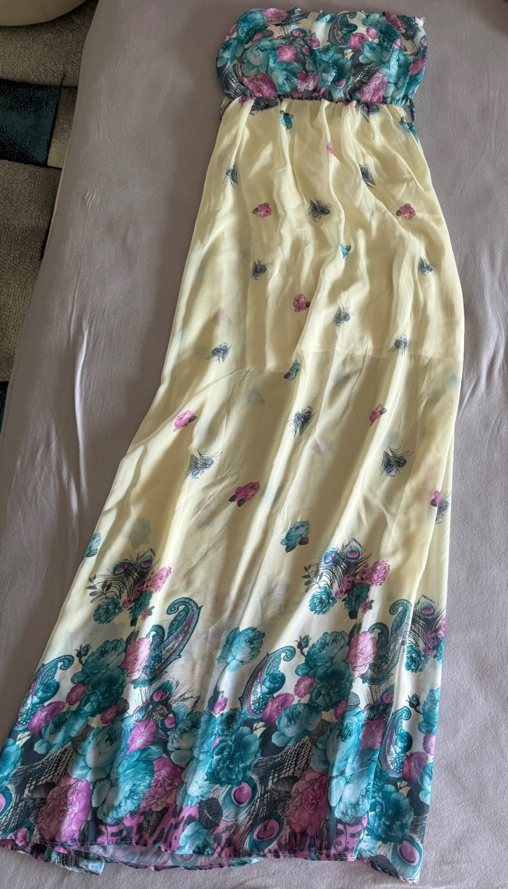 Langes Kleid S-M Cremig mit Blumenmuster in Pink und Türkis