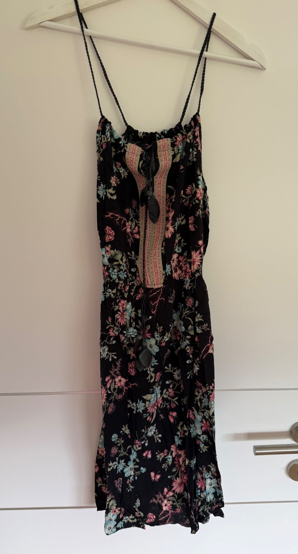 Colloseum Trägerkleid S Schwarz mit buntem Blumenmuster
