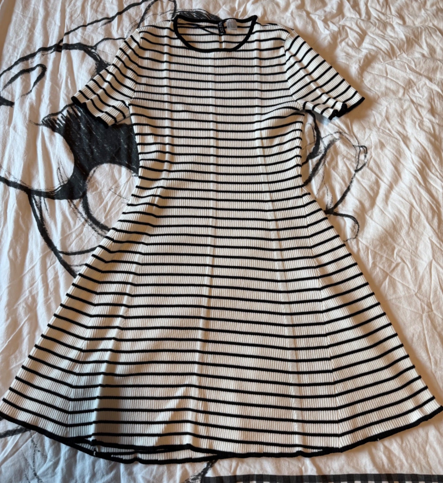 Neu Divided H&M Kleid M Weiß mit Schwarzen Streifen