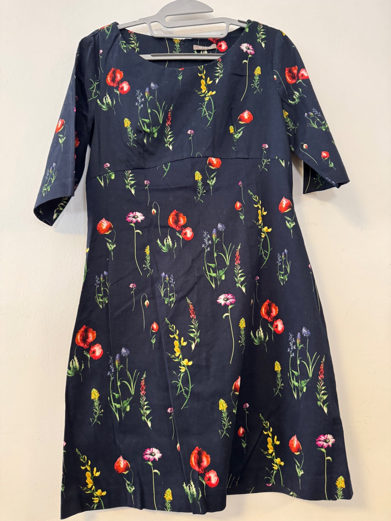 Orsay Kleid nicht sichtbar Dunkelblau mit bunten Blumenmuster