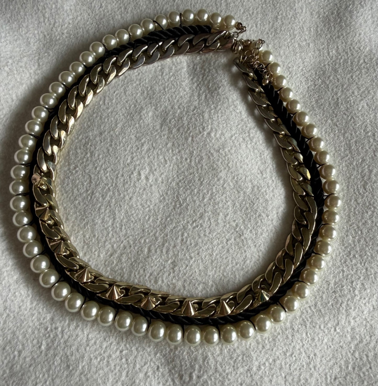 Halskette mit Perlen Silber, Weiß, Schwarz