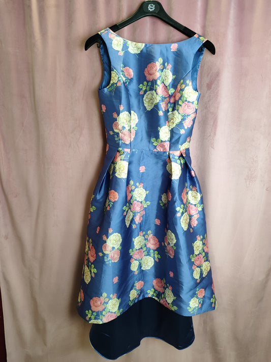 Chi Chi Kleid M Blau mit floralem Muster