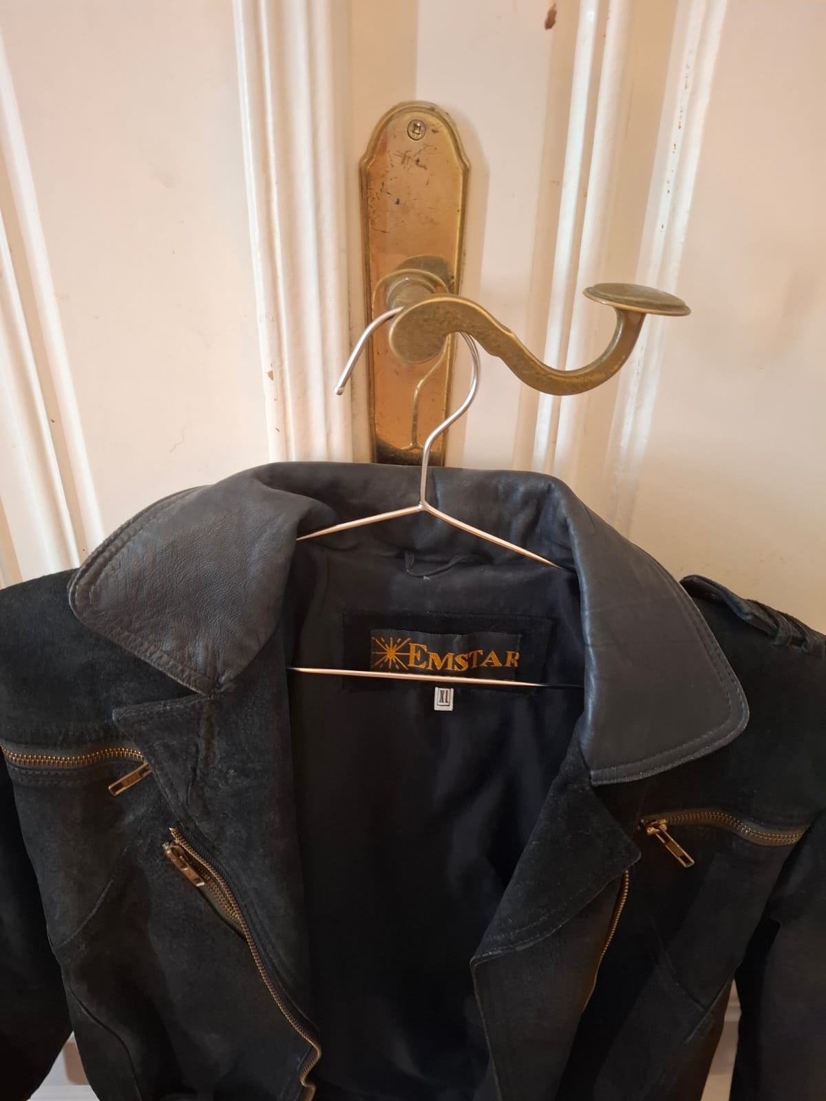 Jacke L Schwarz