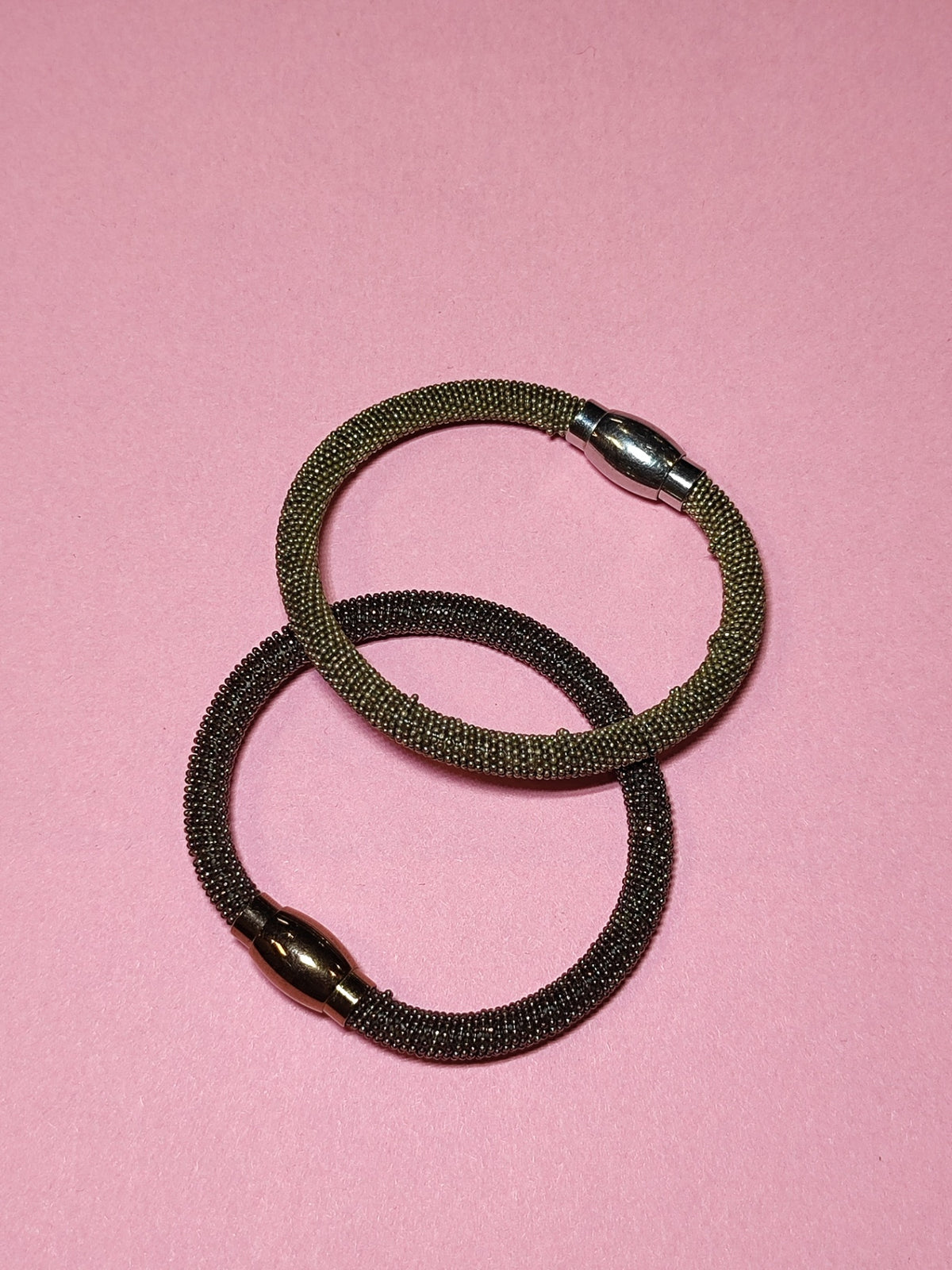 Schmuck Mehrfarbig (Gold, Schwarz, Blau, Braun)