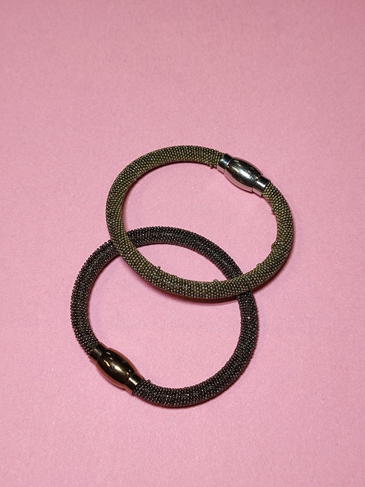 Schmuck Mehrfarbig (Gold, Schwarz, Blau, Braun)