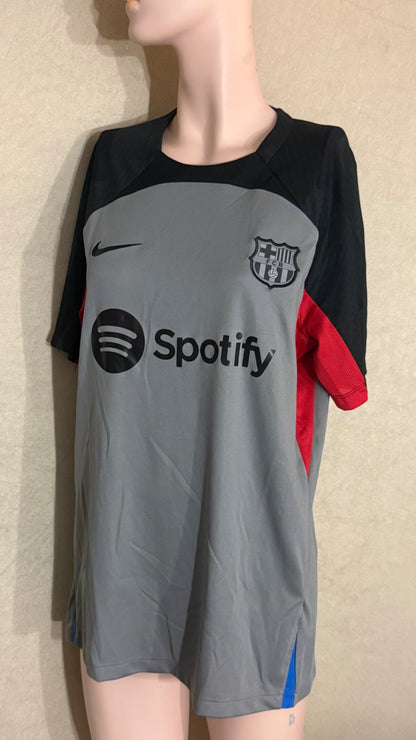 Nike T-Shirt L Grau, Schwarz, Rot, Blau