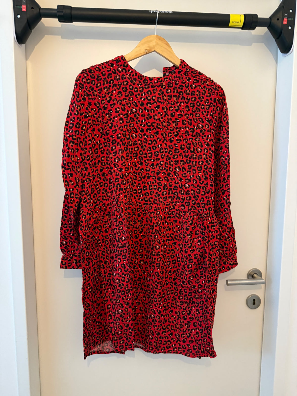 Esmara Blusenkleid 38 Rot mit schwarzem Leo-Muster